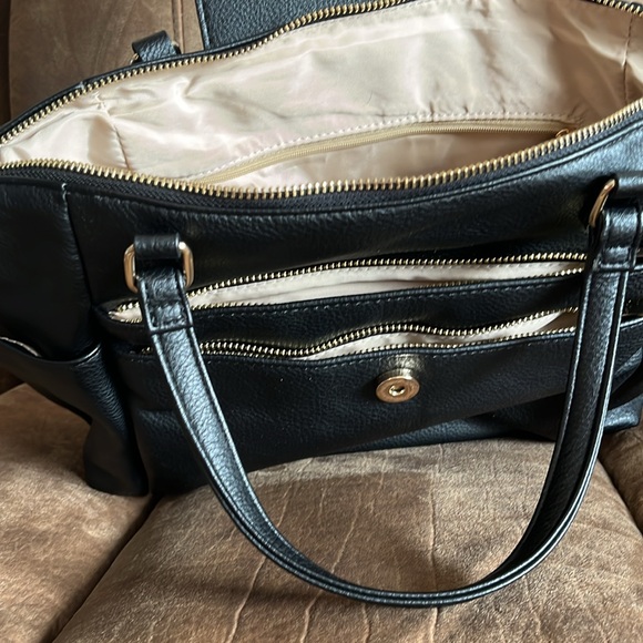 Diaper bag - Picture 2 of 7